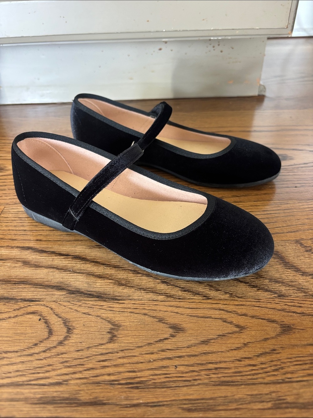Black Velvet Mary Jane Flats - Classic kids Slip-On